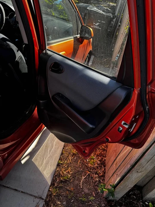 2008 Honda Fit - Image 15 of 17