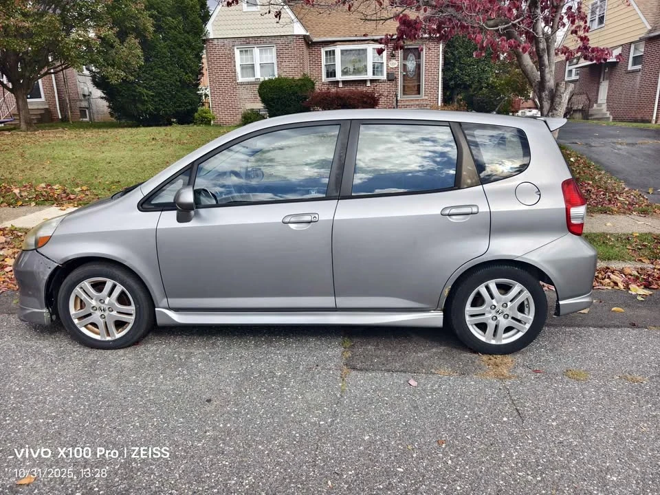 2008 Honda Fit - Image 2 of 8