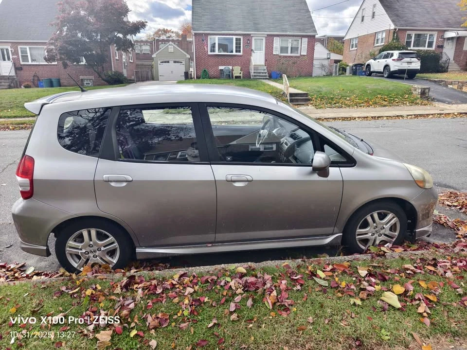 2008 Honda Fit - Image 3 of 8