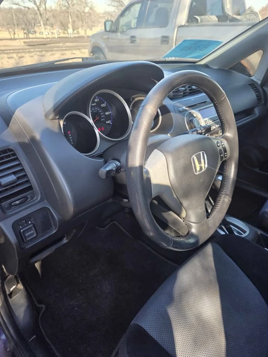 2008 Honda Fit - Image 11 of 16