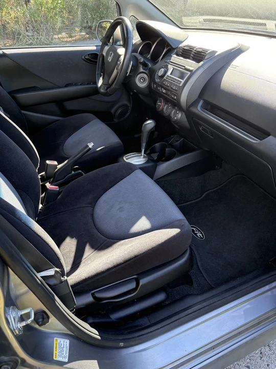 2008 Honda Fit - Image 15 of 18