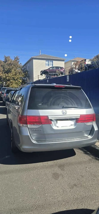 2008 Honda Odyssey - Image 2 of 3