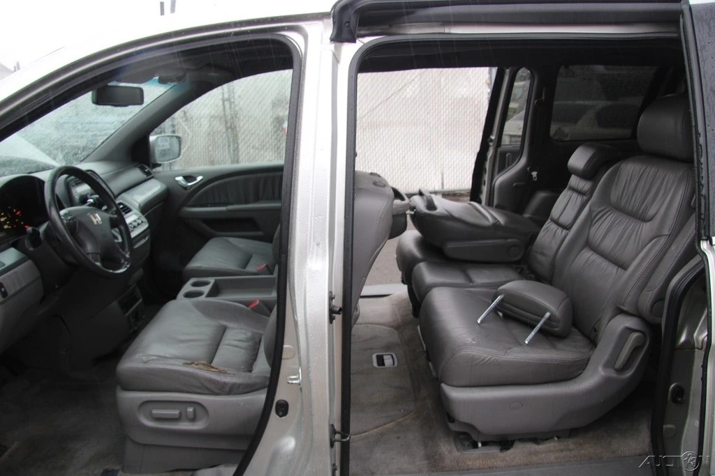 2008 Honda Odyssey - Image 15 of 21