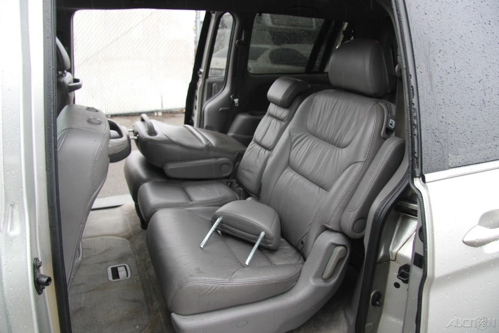 2008 Honda Odyssey - Image 16 of 21
