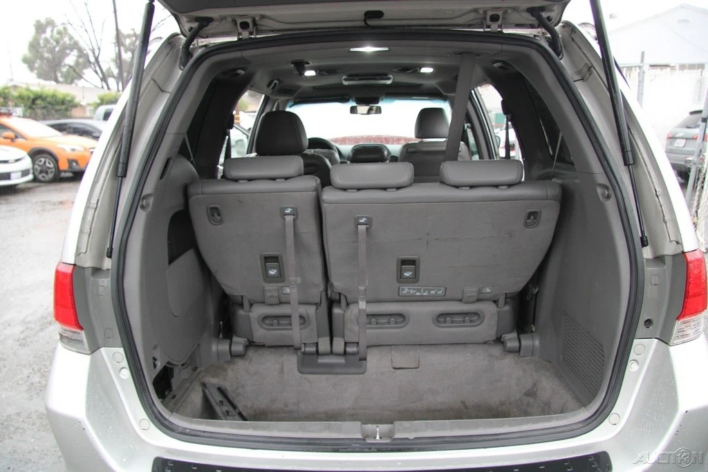 2008 Honda Odyssey - Image 17 of 21