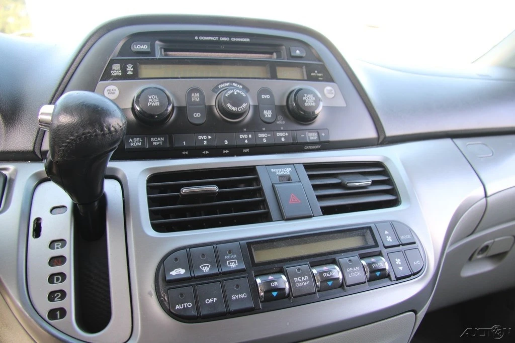 2008 Honda Odyssey - Image 19 of 21