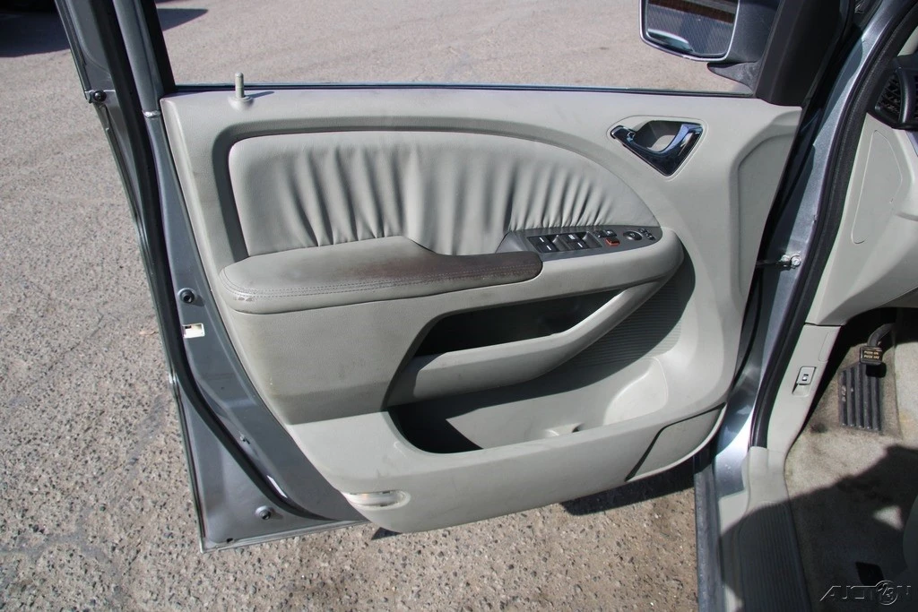 2008 Honda Odyssey - Image 14 of 21