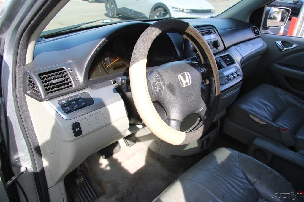 2008 Honda Odyssey - Image 16 of 21