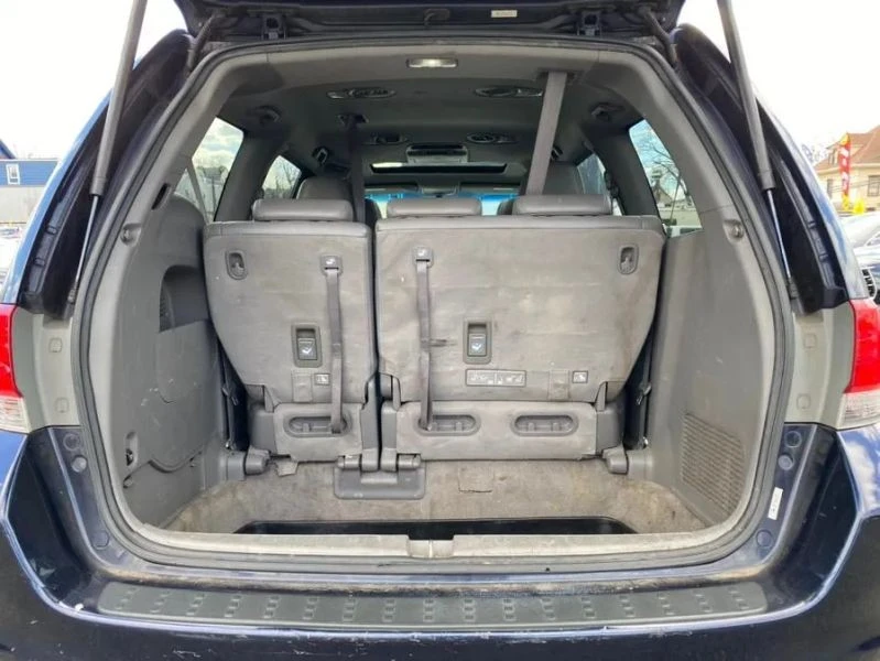 2008 Honda Odyssey - Image 11 of 12