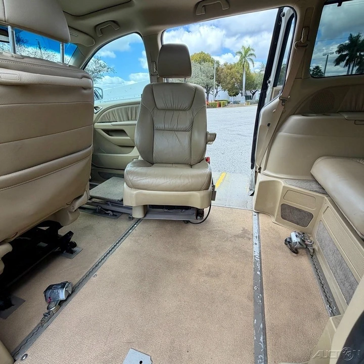 2008 Honda Odyssey - Image 7 of 21