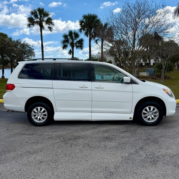 2008 Honda Odyssey - Image 10 of 21