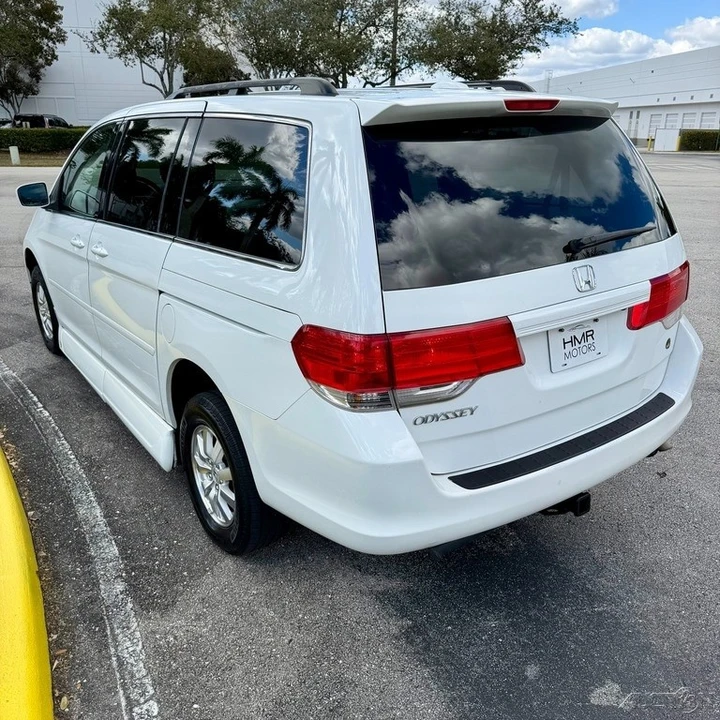 2008 Honda Odyssey - Image 15 of 21