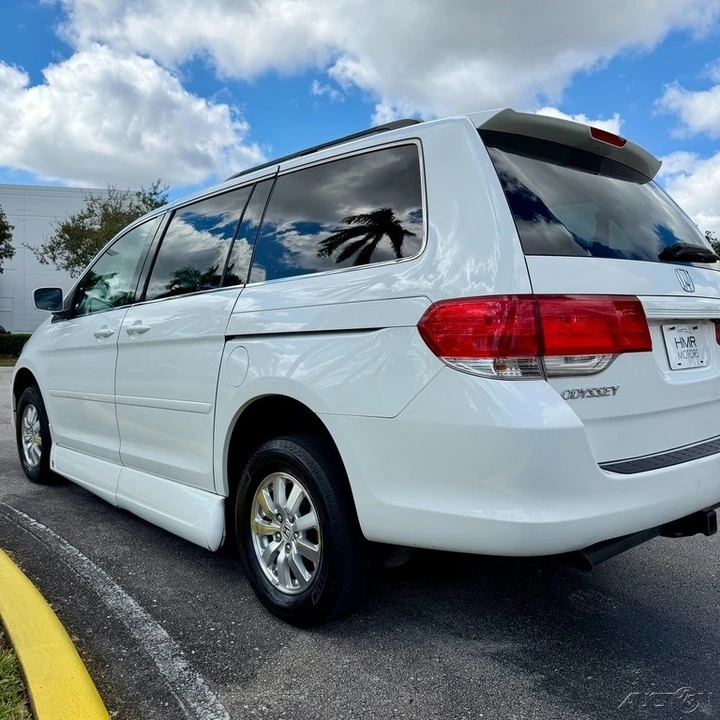 2008 Honda Odyssey - Image 16 of 21