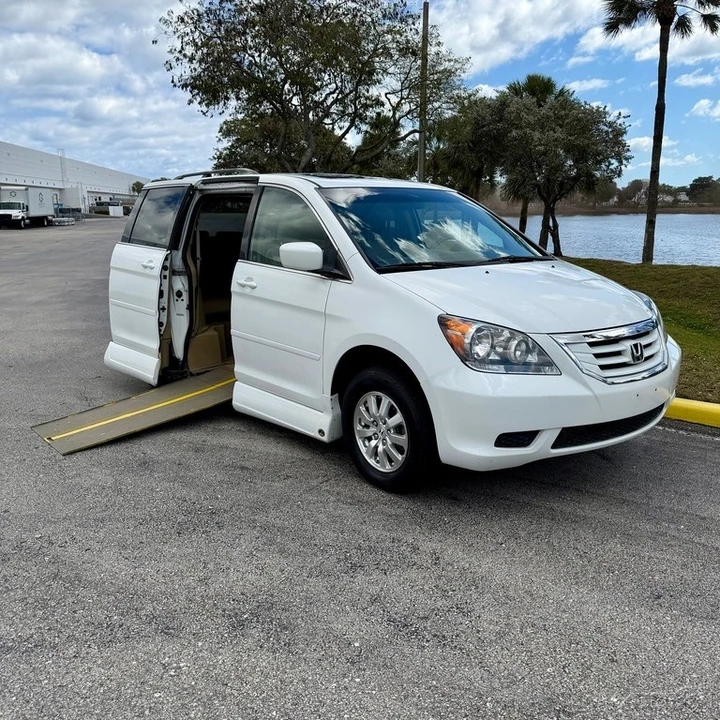 2008 Honda Odyssey - Image 2 of 21