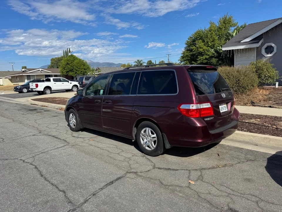 2008 Honda Odyssey - Image 2 of 10