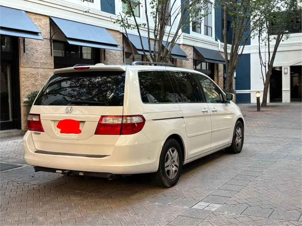 2008 Honda Odyssey - Image 6 of 11
