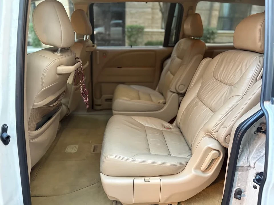 2008 Honda Odyssey - Image 10 of 11
