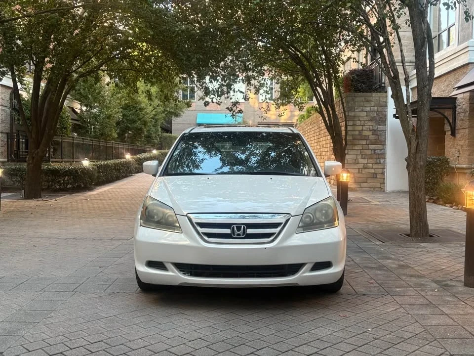 2008 Honda Odyssey - Image 2 of 11