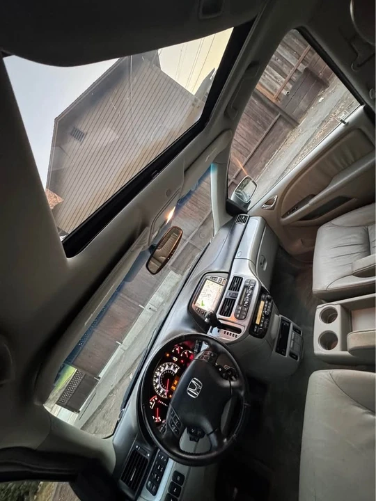 2008 Honda Odyssey - Image 9 of 13