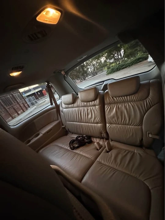 2008 Honda Odyssey - Image 8 of 13