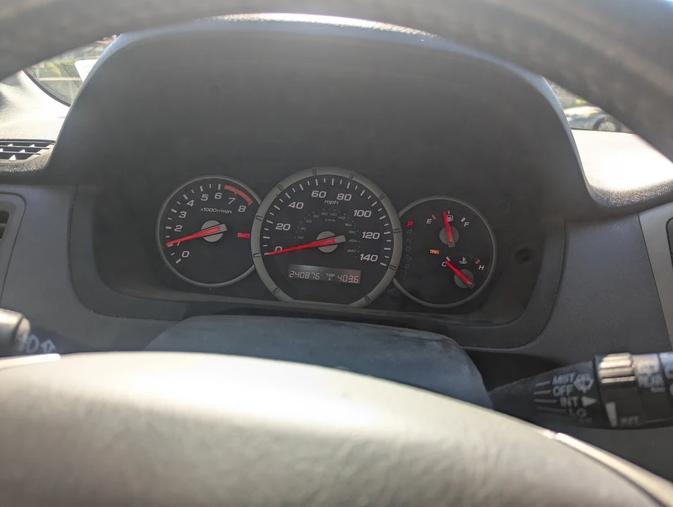 2008 Honda Pilot 1st Gen - Image 2 of 16