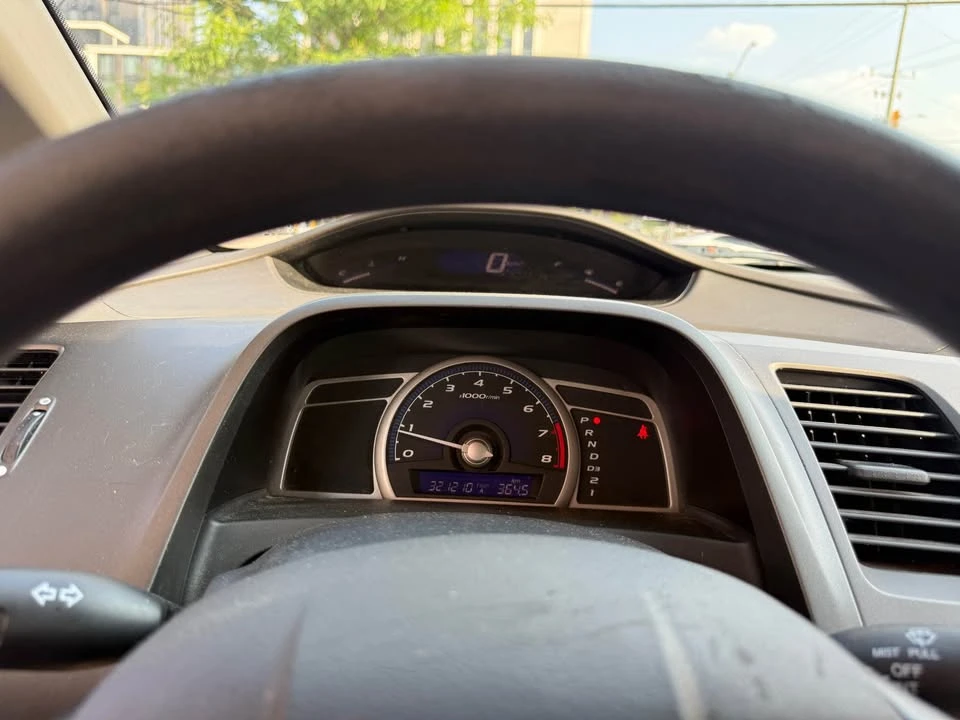 2008 Honda Civic 8th Gen - Image 2 of 5