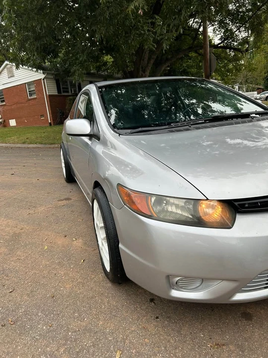 2008 Honda Civic 8th Gen - Image 2 of 8