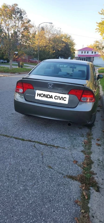 2008 Honda Civic 8th Gen - Image 2 of 9