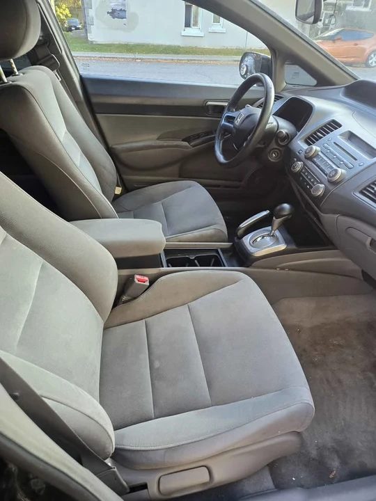 2008 Honda Civic 8th Gen - Image 2 of 9