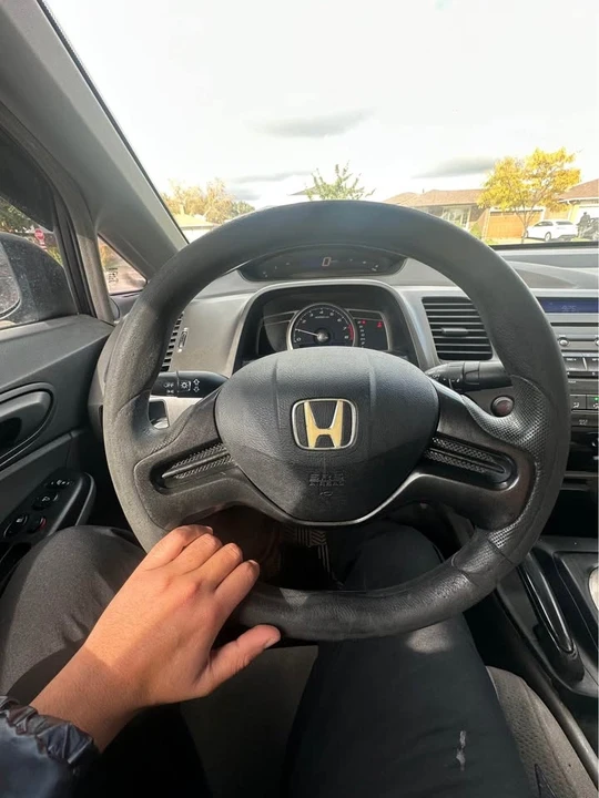 2008 Honda Civic 8th Gen - Image 2 of 13