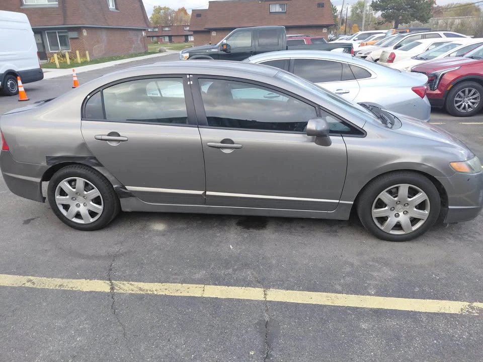 2008 Honda Civic 8th Gen - Image 2 of 10