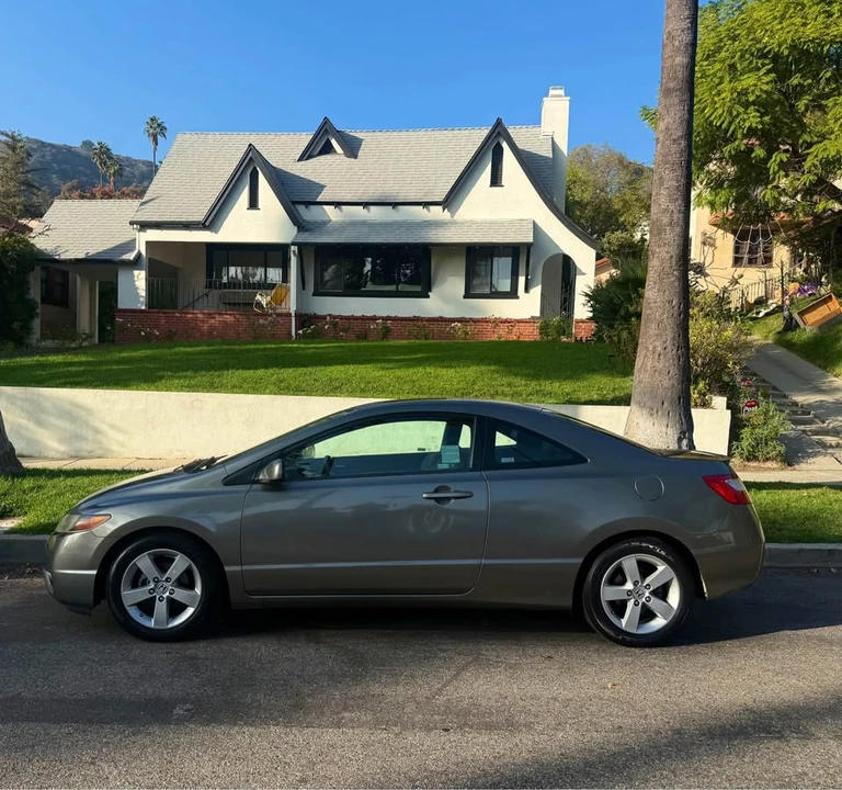 2008 Honda Civic 8th Gen - Image 2 of 12