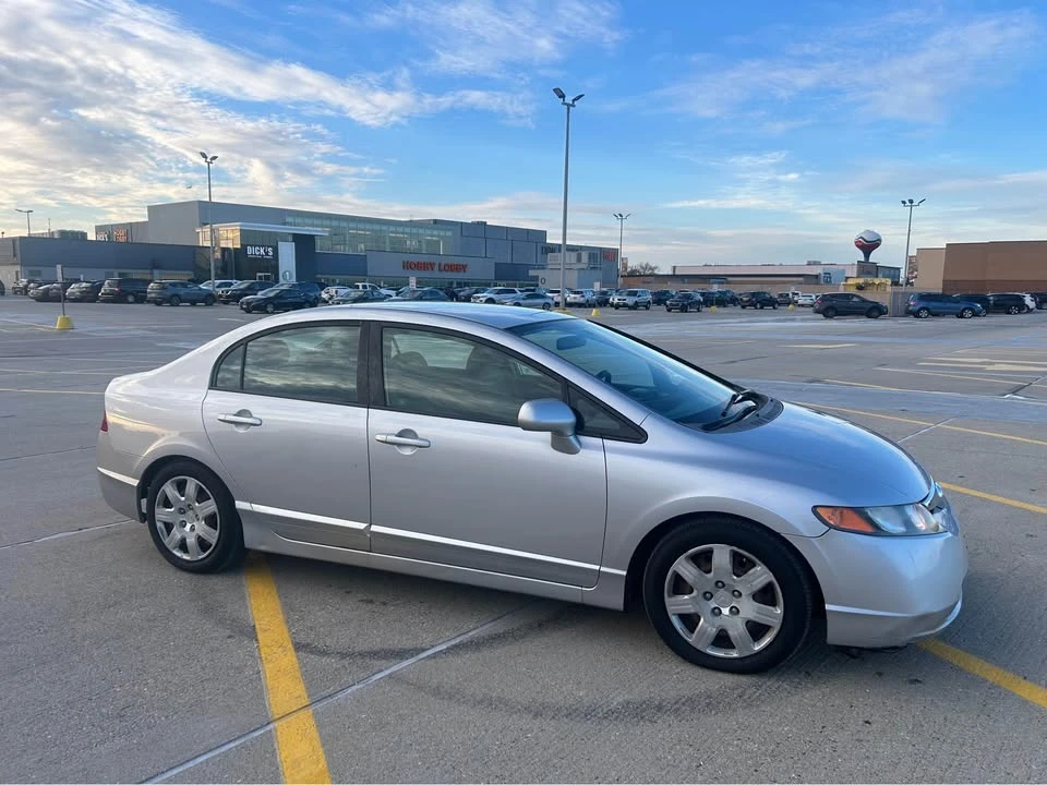 2008 Honda Civic 8th Gen - Image 3 of 9