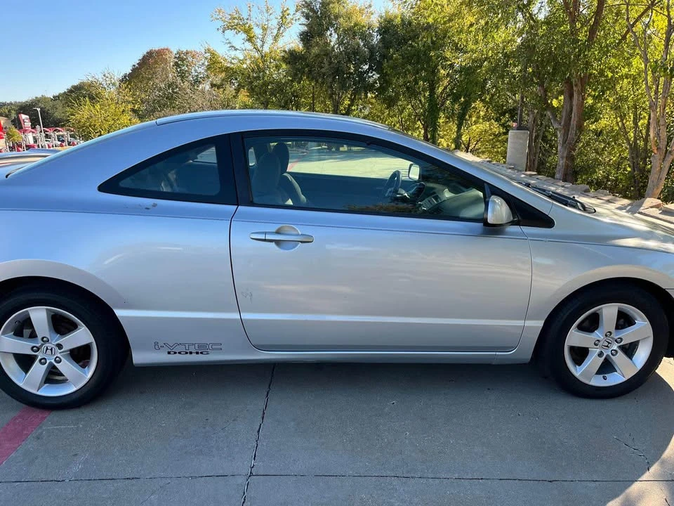 2008 Honda Civic 8th Gen - Image 2 of 8