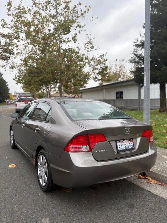 2008 Honda Civic 8th Gen - Image 2 of 9