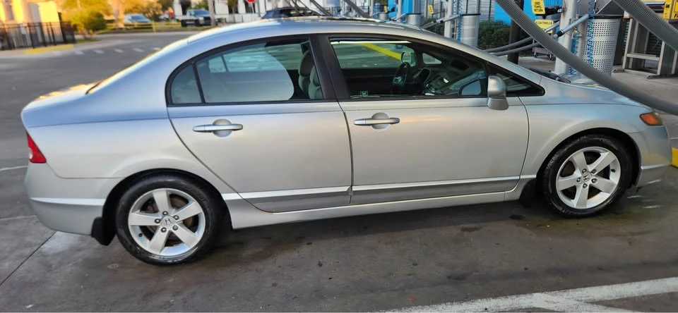 2008 Honda Civic 8th Gen - Image 2 of 12
