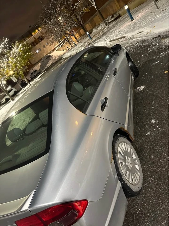 2008 Honda Civic 8th Gen - Image 2 of 3
