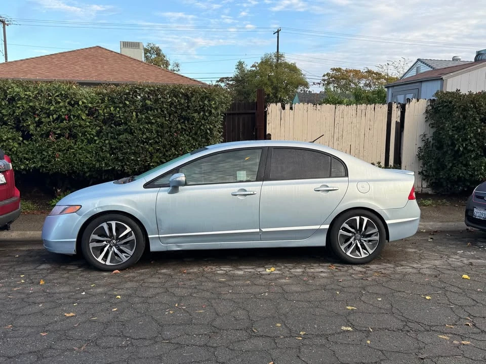2008 Honda Civic 8th Gen - Image 2 of 3