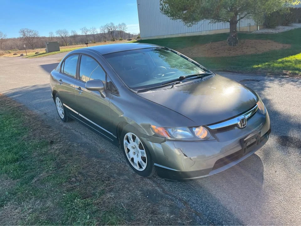 2008 Honda Civic 8th Gen - Image 2 of 8