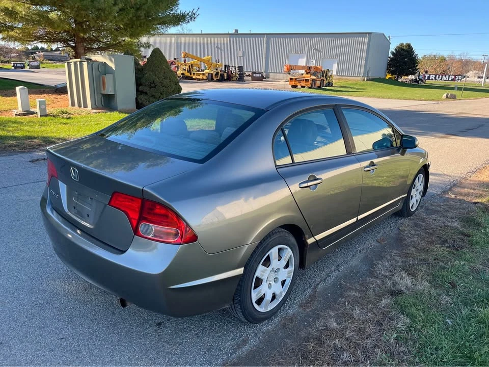 2008 Honda Civic 8th Gen - Image 3 of 8