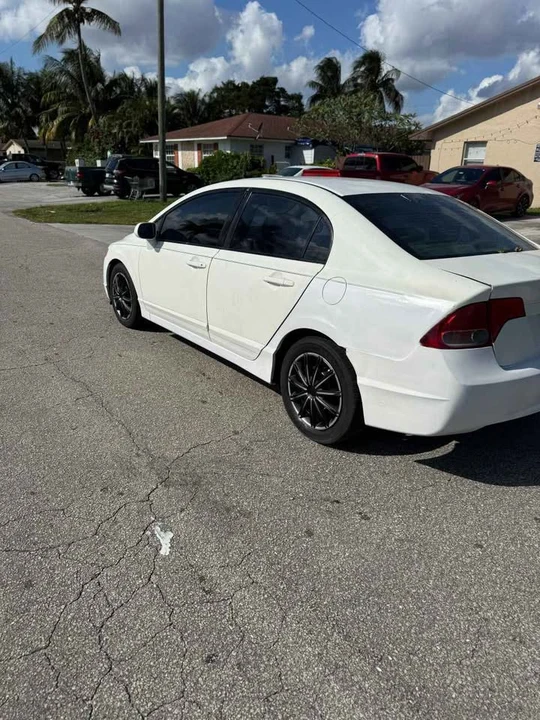2008 Honda Civic 8th Gen - Image 6 of 8