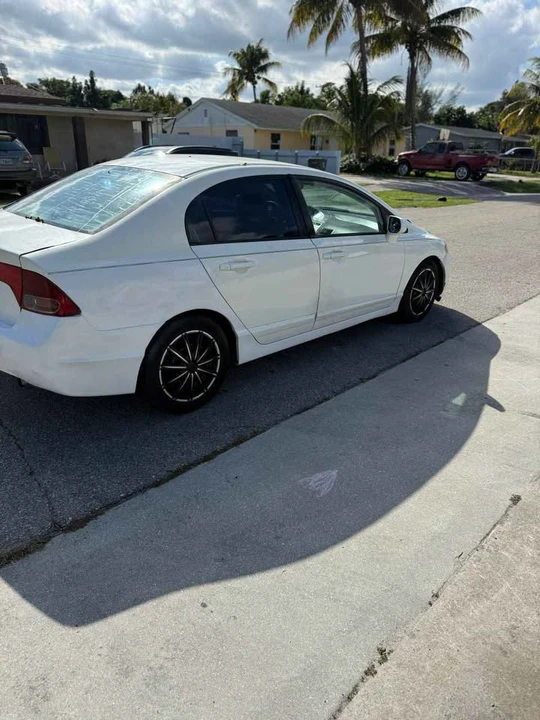2008 Honda Civic 8th Gen - Image 4 of 8