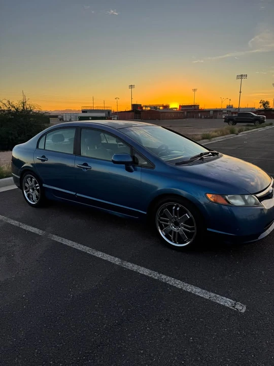 2008 Honda Civic 8th Gen - Image 2 of 9