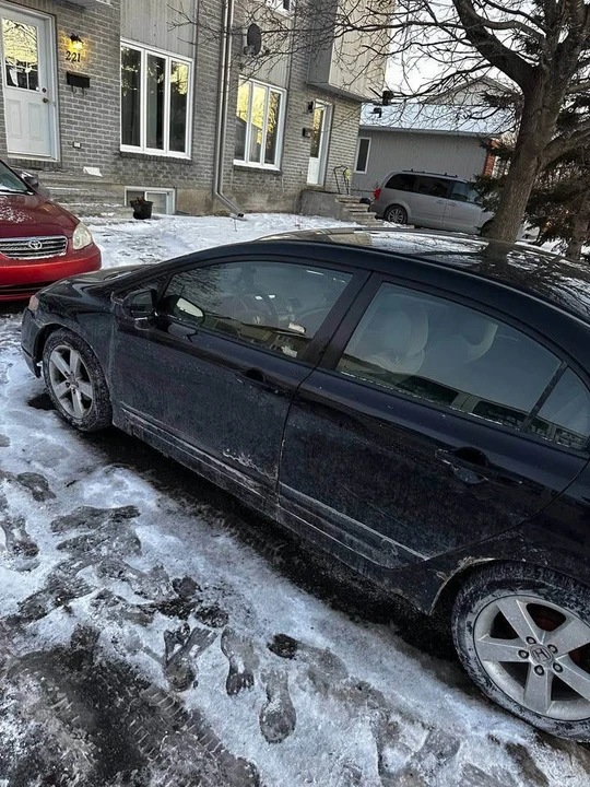 2008 Honda Civic 8th Gen - Image 2 of 7