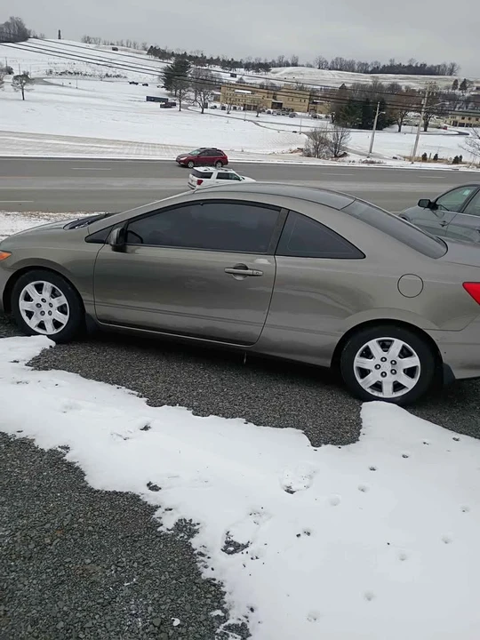 2008 Honda Civic 8th Gen - Image 2 of 4