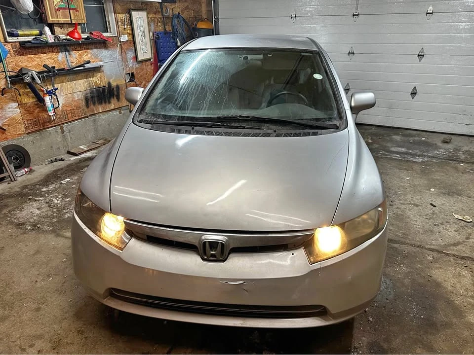 2008 Honda Civic 8th Gen - Image 2 of 8