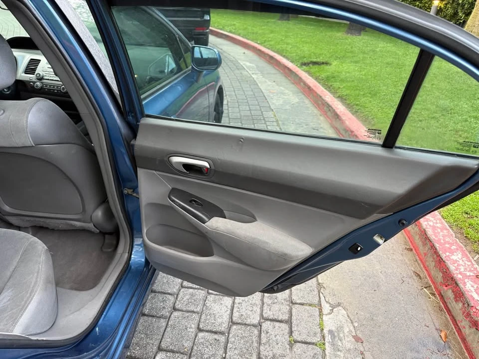 2008 Honda Civic 8th Gen - Image 8 of 16
