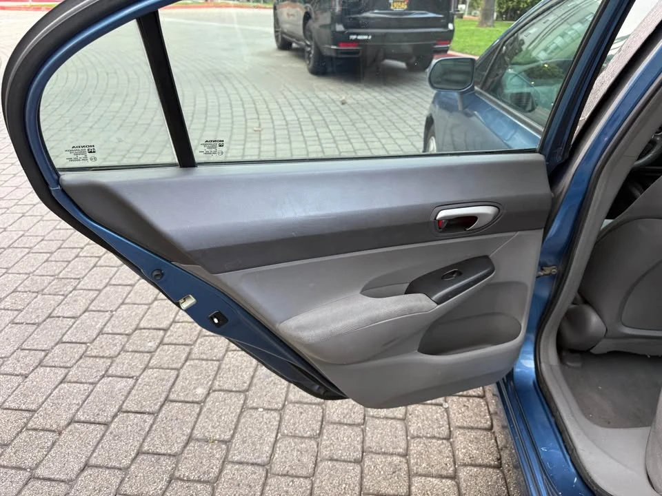 2008 Honda Civic 8th Gen - Image 12 of 16