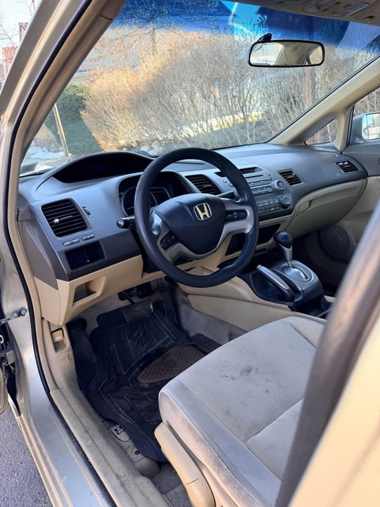 2008 Honda Civic 8th Gen - Image 2 of 6