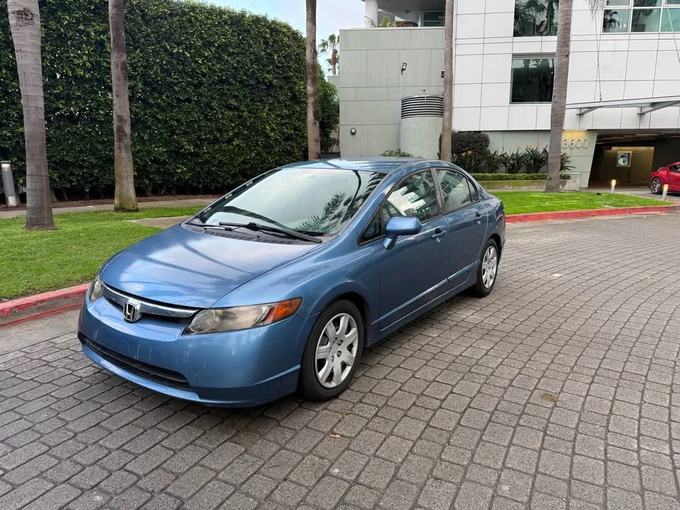2008 Honda Civic 8th Gen - Image 2 of 16